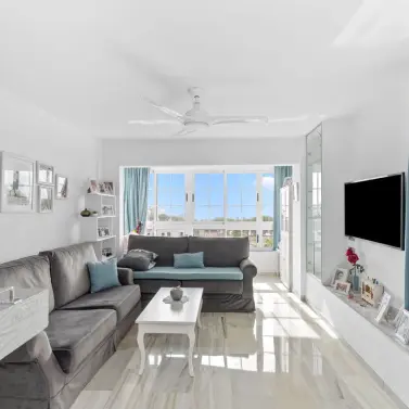 Sale of middle floor apartment in Puerto Banús