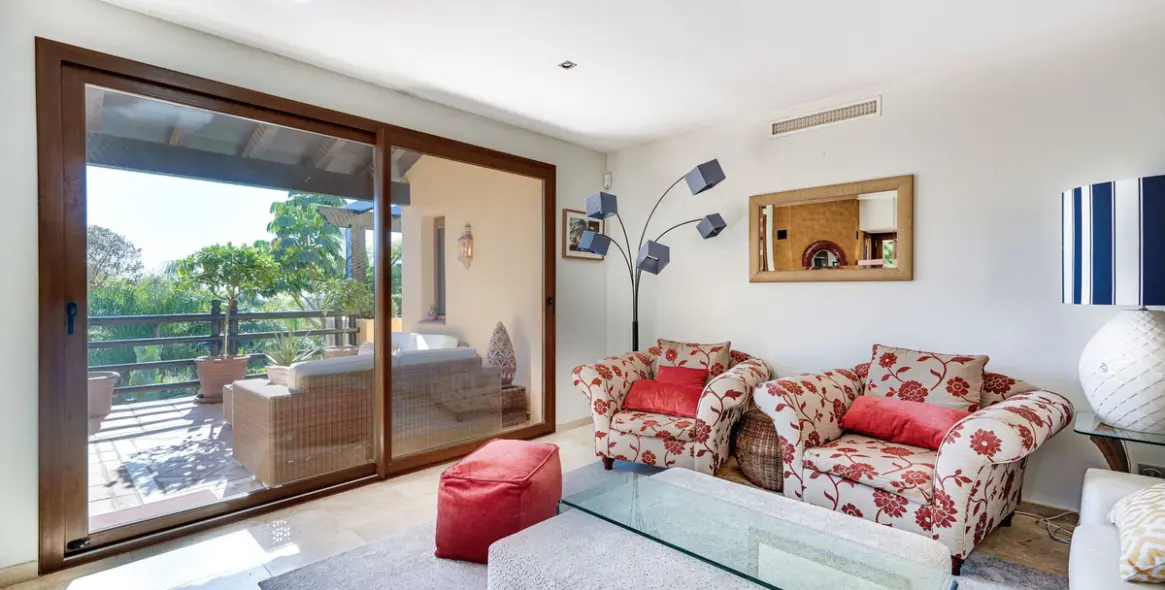 Sale of penthouse duplex in Estepona 5