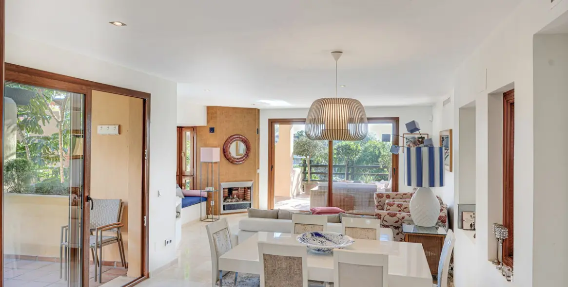 Sale of penthouse duplex in Estepona 8