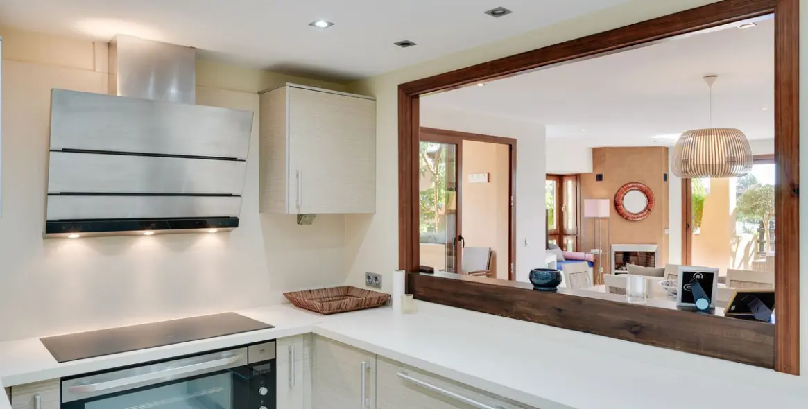 Sale of penthouse duplex in Estepona 12