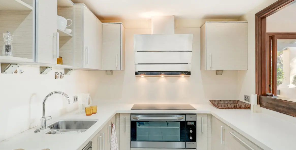 Sale of penthouse duplex in Estepona 11