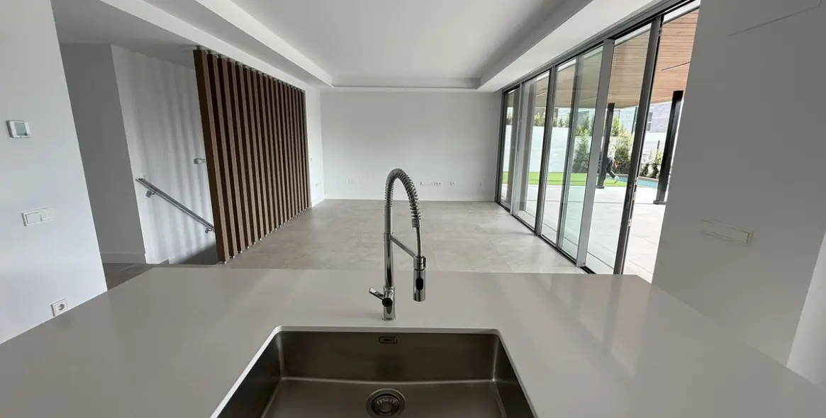 Sale of ground floor apartment in Marbella 6