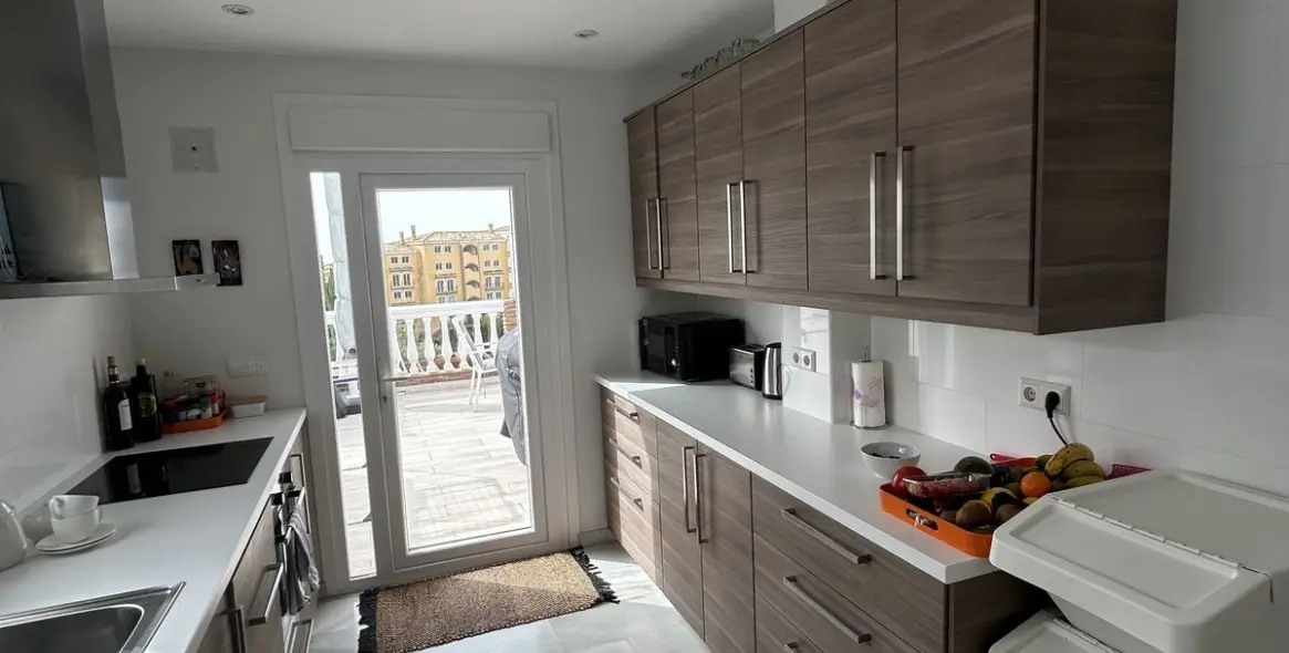 Sale of detached villa in Calahonda 2