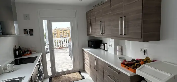 Sale of detached villa in Calahonda 1