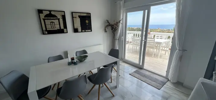 Sale of detached villa in Calahonda 3