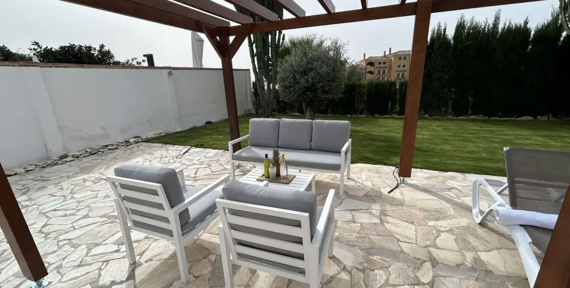 Sale of detached villa in Calahonda 8