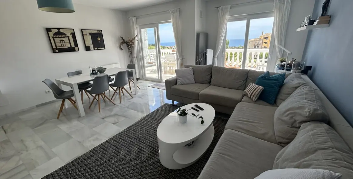 Sale of detached villa in Calahonda 3