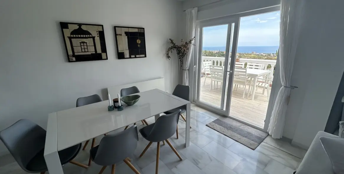 Sale of detached villa in Calahonda 4