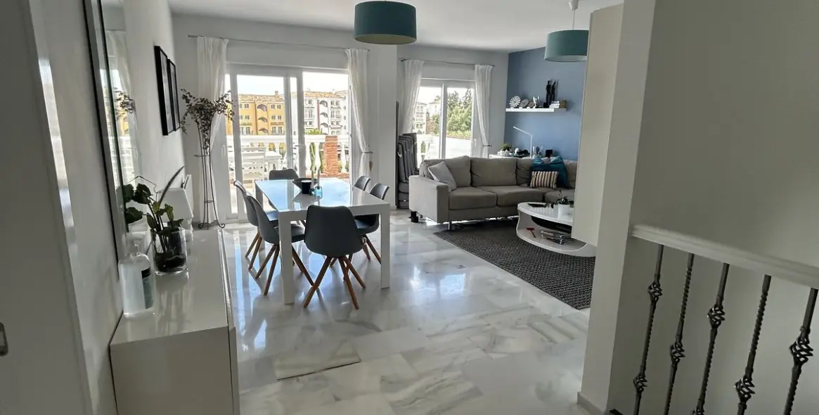 Sale of detached villa in Calahonda 5