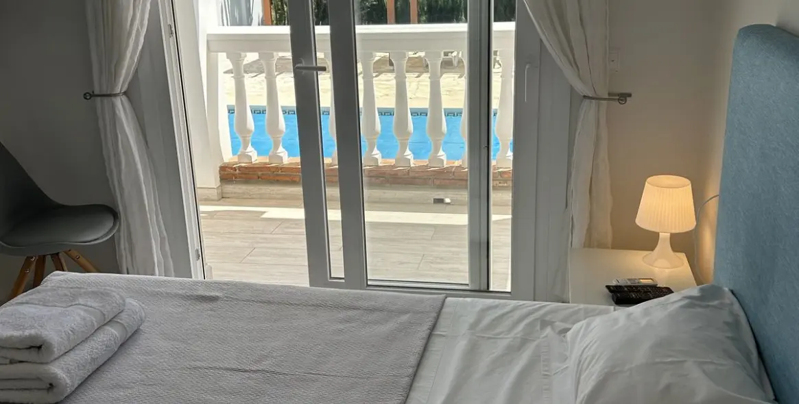 Sale of detached villa in Calahonda 6