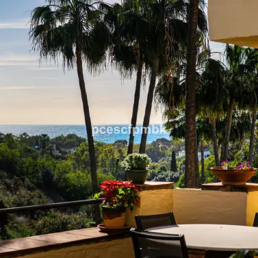 Sale of middle floor apartment in The Golden Mile