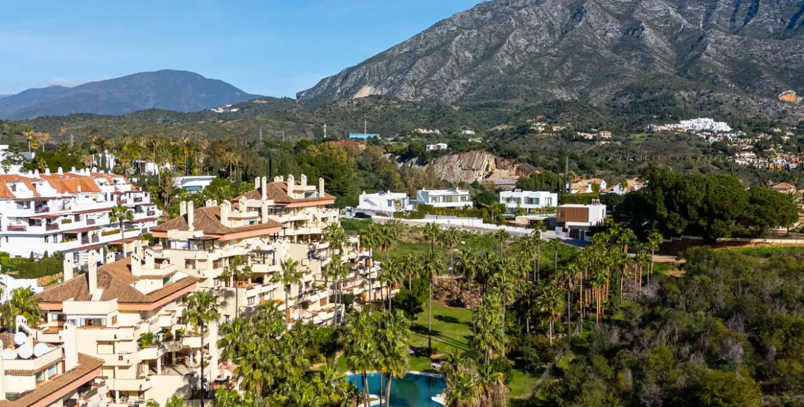 Alquiler a largo plazo de apartamento en planta media en The Golden Mile 22