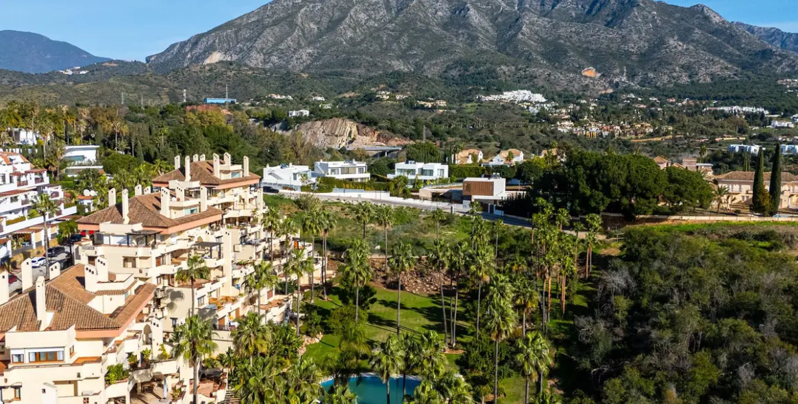 Alquiler a largo plazo de apartamento en planta media en The Golden Mile 24