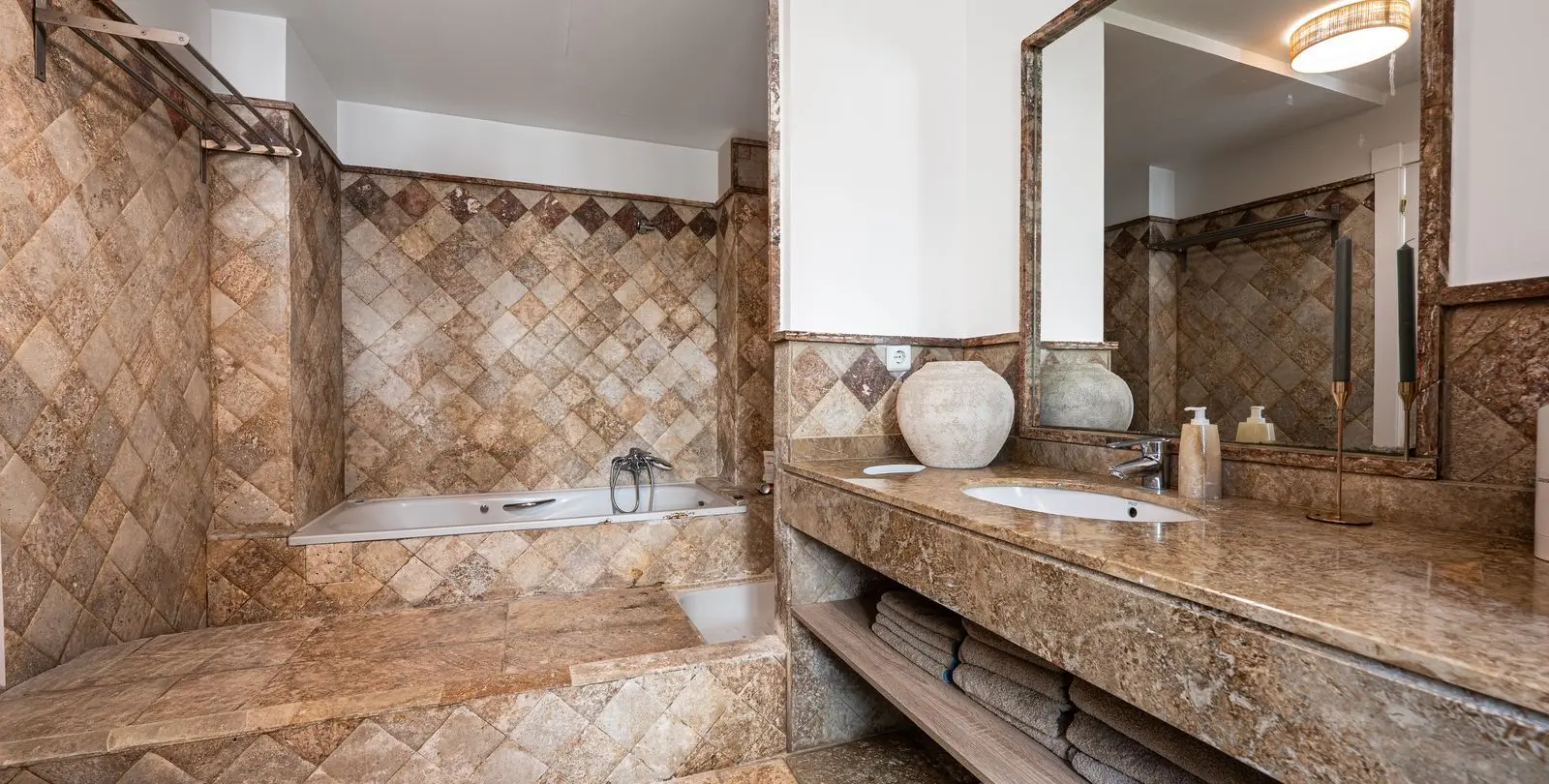 Alquiler a largo plazo de apartamento en planta media en The Golden Mile 9