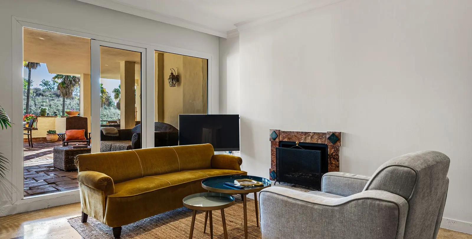 Alquiler a largo plazo de apartamento en planta media en The Golden Mile 11