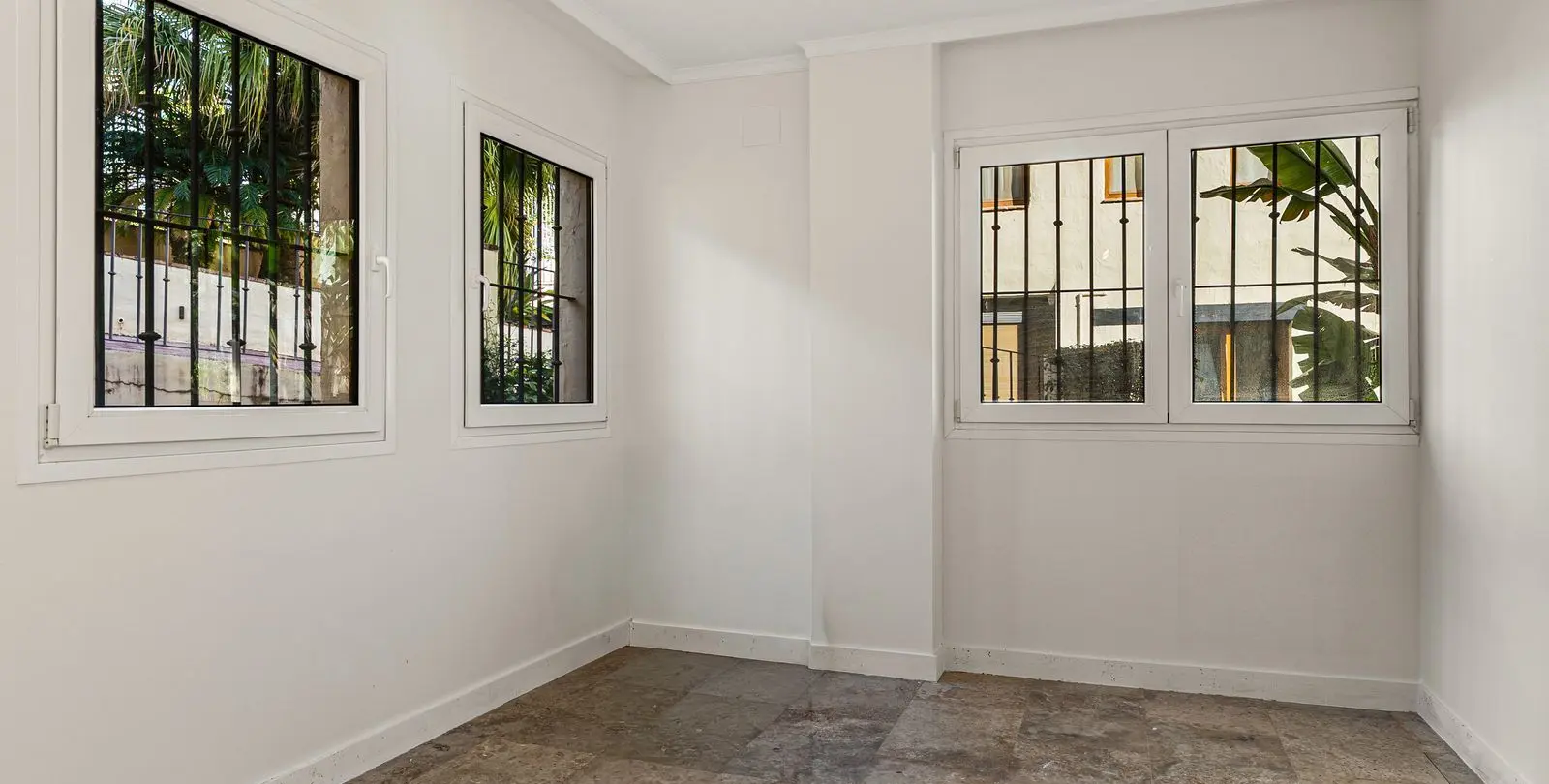 Alquiler a largo plazo de apartamento en planta media en The Golden Mile 17