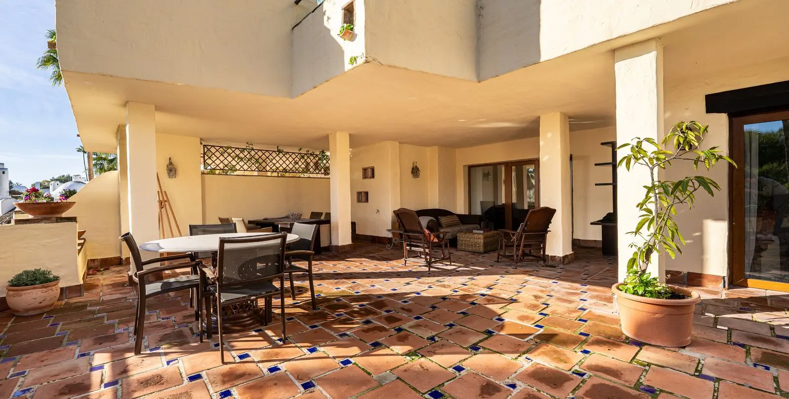 Alquiler a largo plazo de apartamento en planta media en The Golden Mile 18
