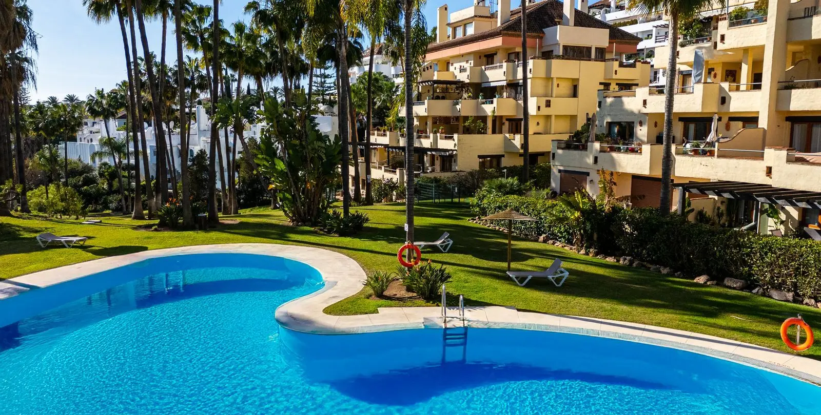 Alquiler a largo plazo de apartamento en planta media en The Golden Mile 26