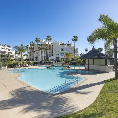 Sale of ground floor apartment in New Golden Mile