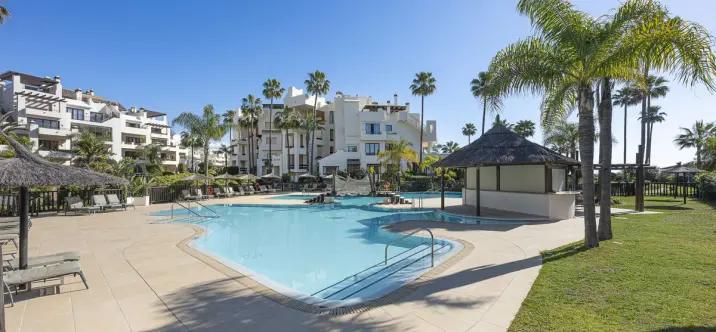 Sale of ground floor apartment in New Golden Mile 1