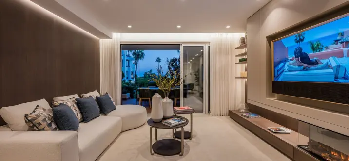 Sale of ground floor apartment in New Golden Mile 2