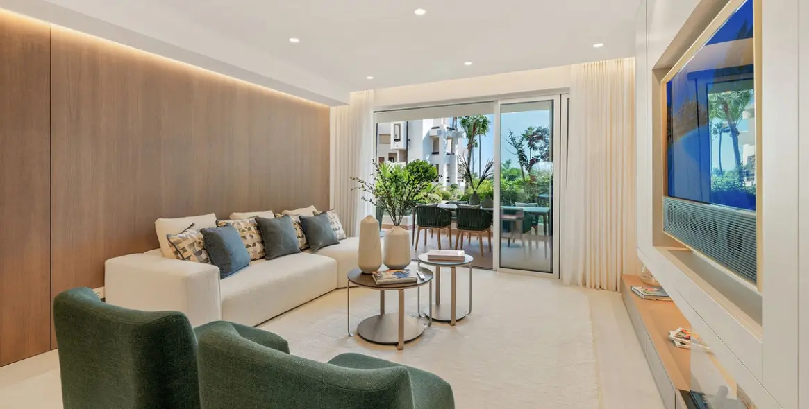 Sale of ground floor apartment in New Golden Mile 7