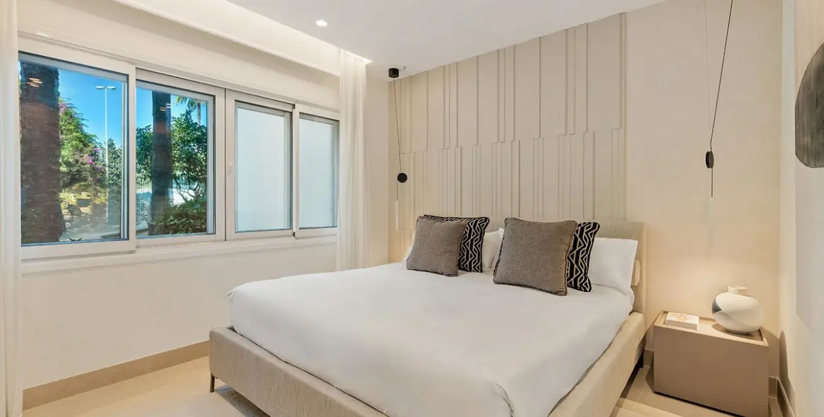 Sale of ground floor apartment in New Golden Mile 19