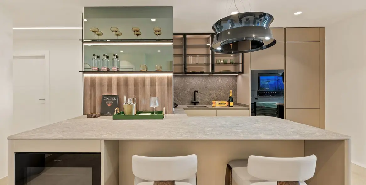 Sale of ground floor apartment in New Golden Mile 27