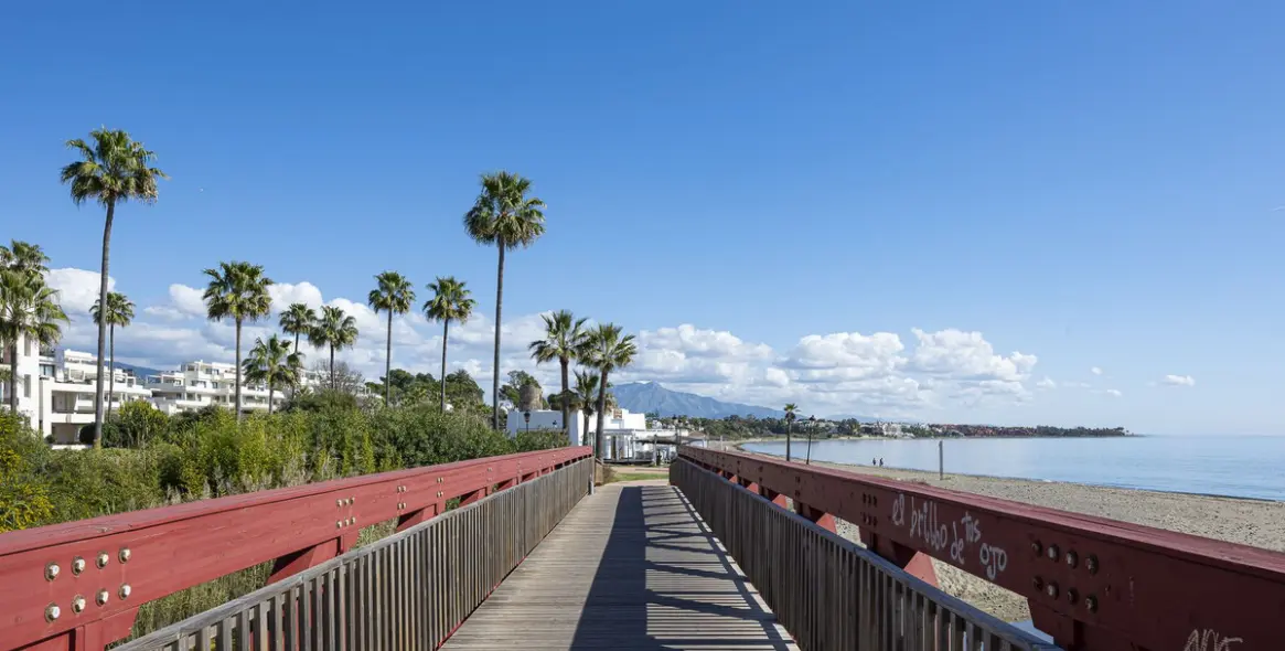 Sale of ground floor apartment in New Golden Mile 37