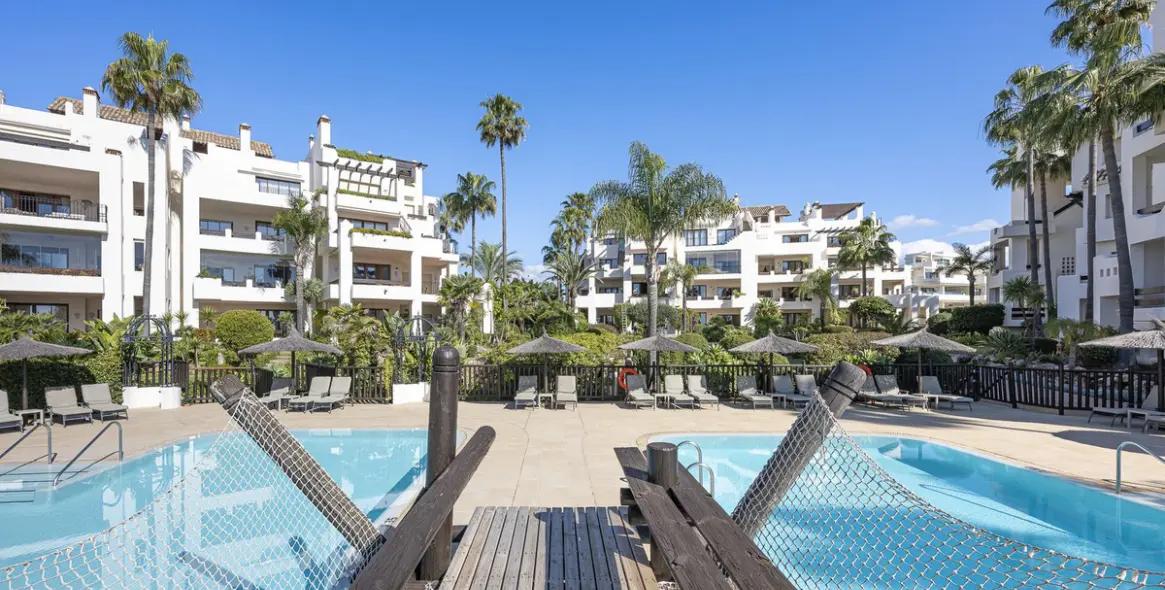 Sale of ground floor apartment in New Golden Mile 39