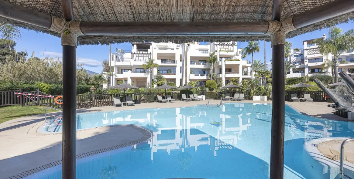 Sale of ground floor apartment in New Golden Mile 43