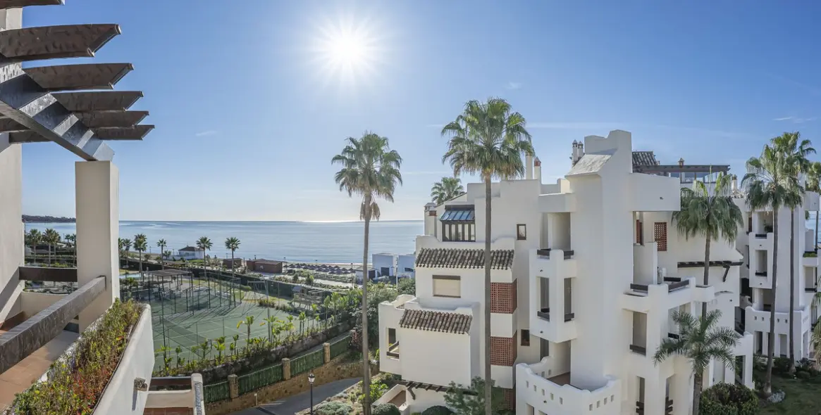 Sale of ground floor apartment in New Golden Mile 47