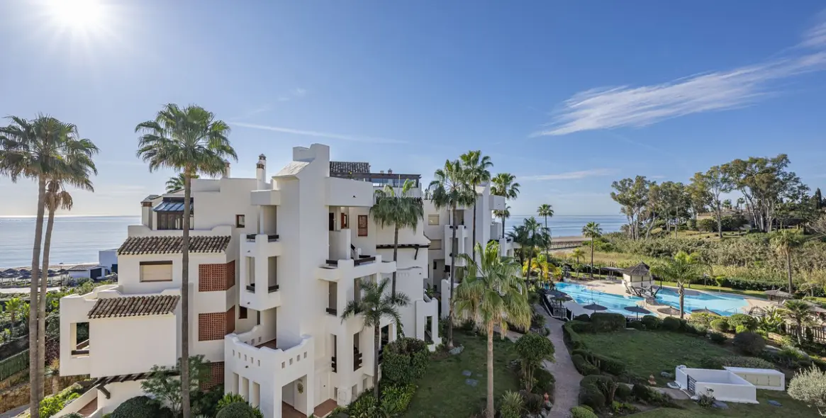 Sale of ground floor apartment in New Golden Mile 51