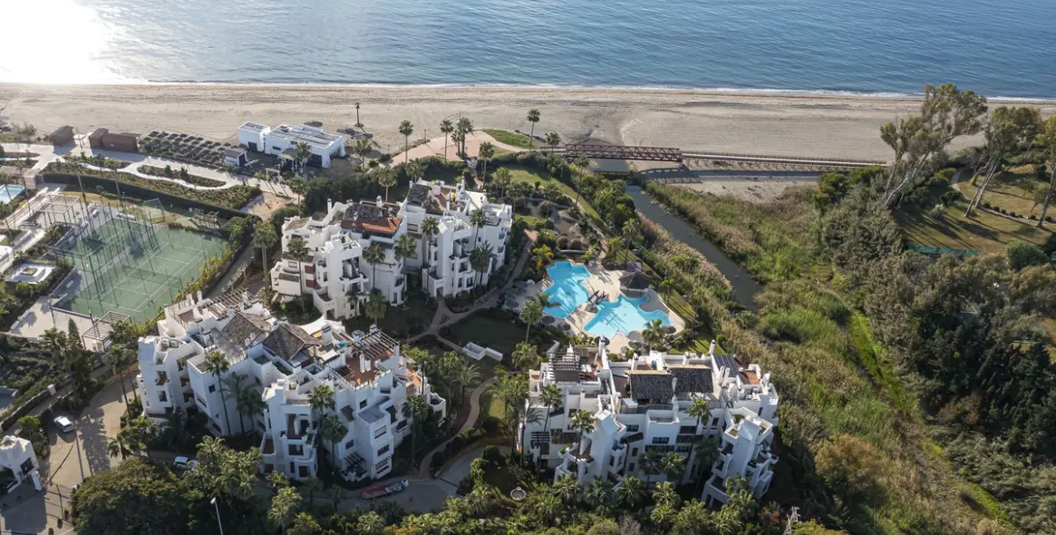 Sale of ground floor apartment in New Golden Mile 53