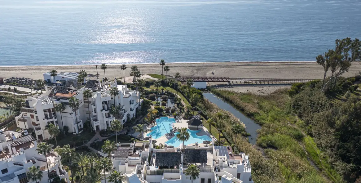 Sale of ground floor apartment in New Golden Mile 55