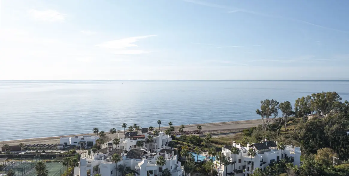 Sale of ground floor apartment in New Golden Mile 56