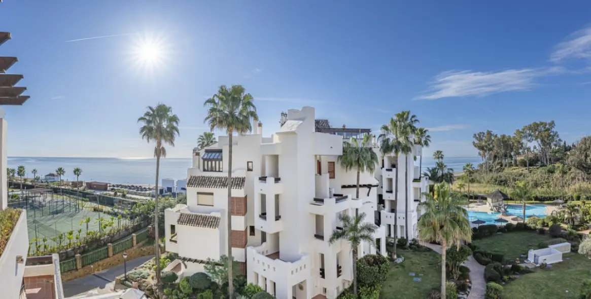 Sale of ground floor apartment in New Golden Mile 59