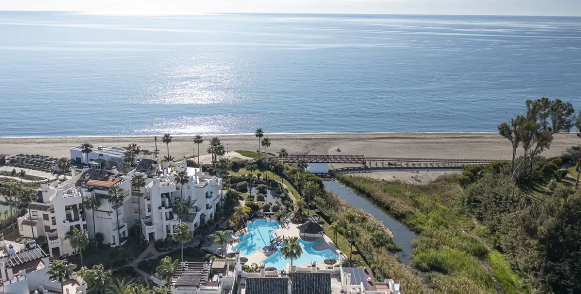 Sale of ground floor apartment in New Golden Mile 61