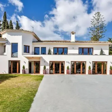 Sale of detached villa in San Pedro de Alcántara