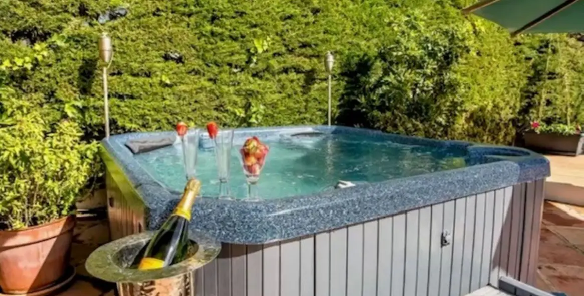 Sale of detached villa in San Pedro de Alcántara 20