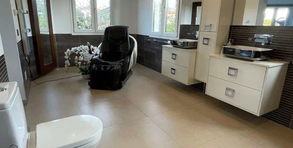 Sale of detached villa in San Pedro de Alcántara 25