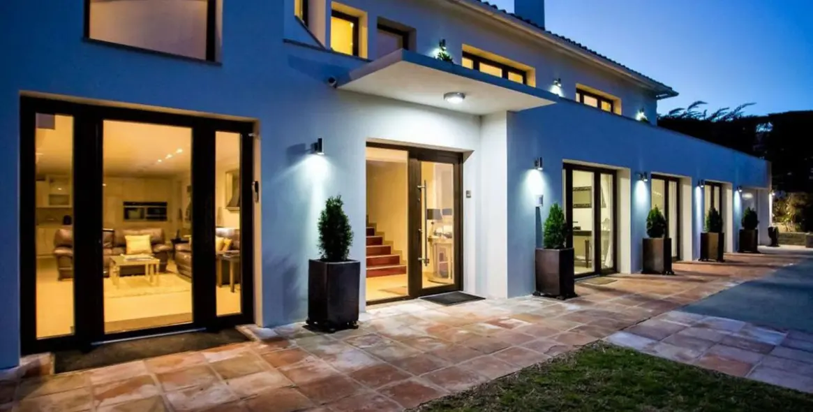 Sale of detached villa in San Pedro de Alcántara 31