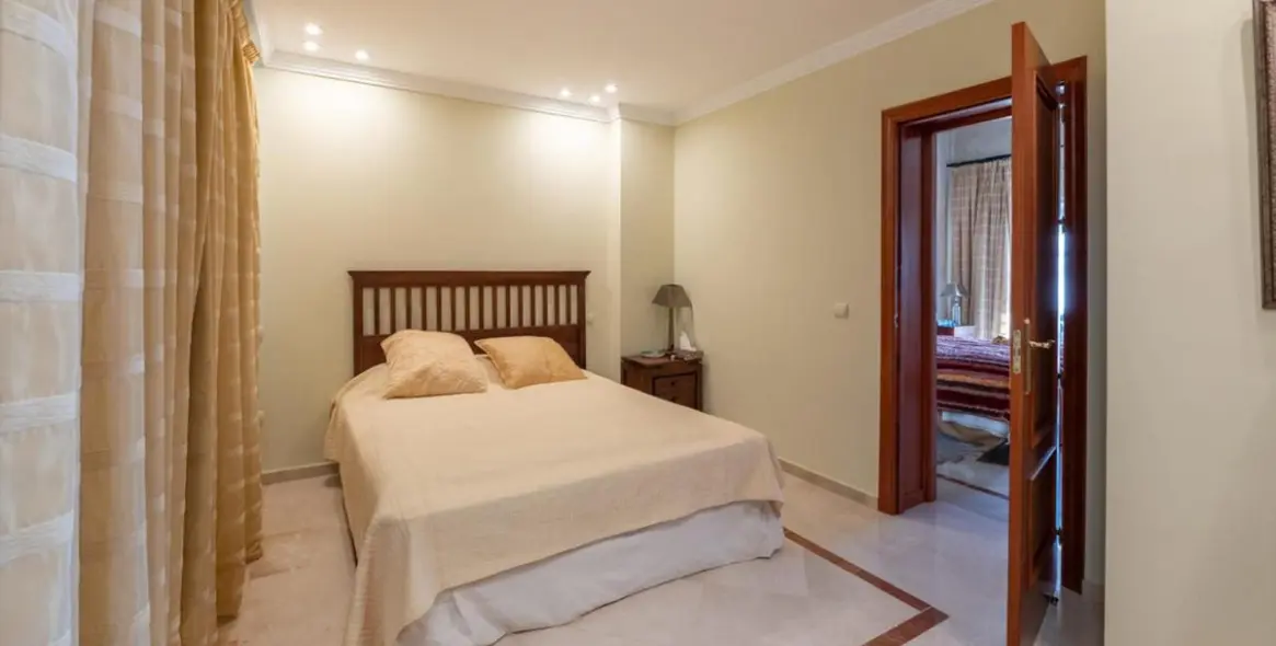 Short-term rent of penthouse in Costalita 21