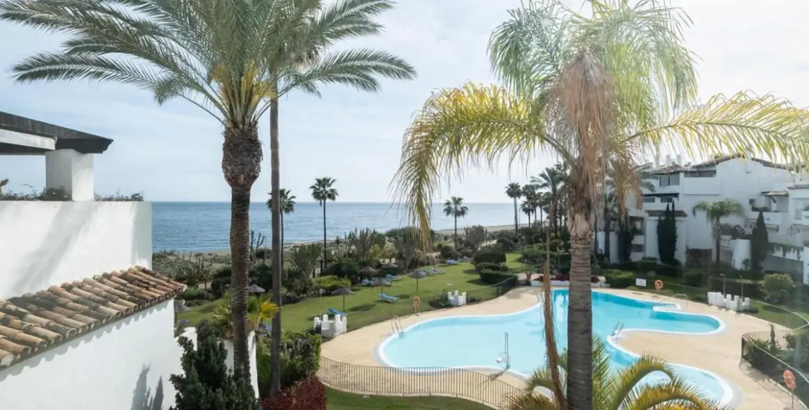 Short-term rent of penthouse in Costalita 32