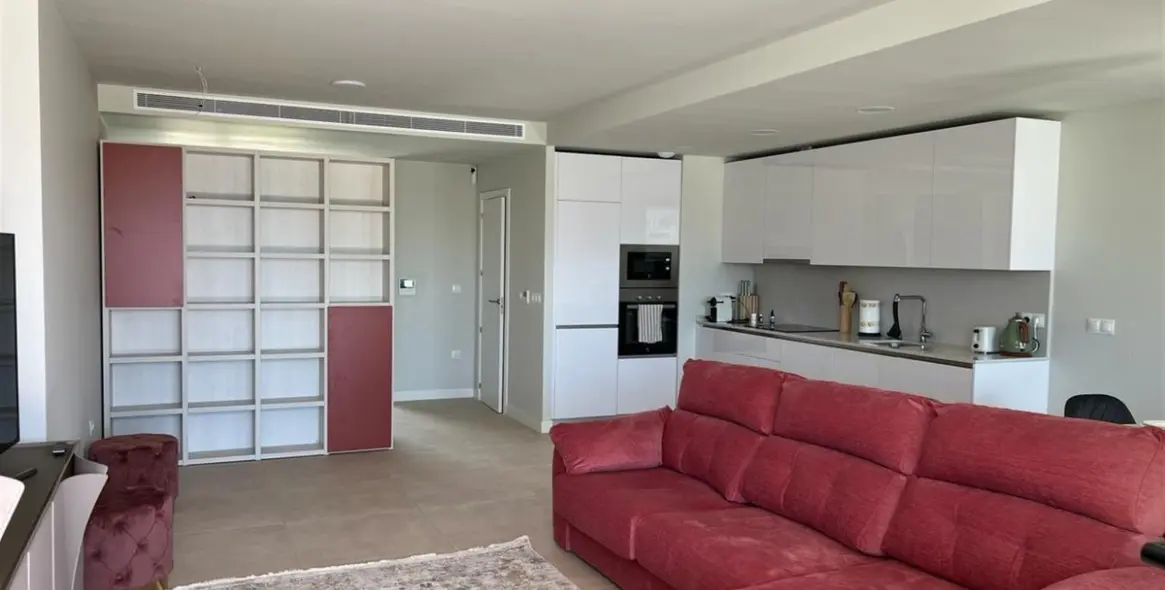 Alquiler a largo plazo de apartamento en planta media en Casares Playa 4