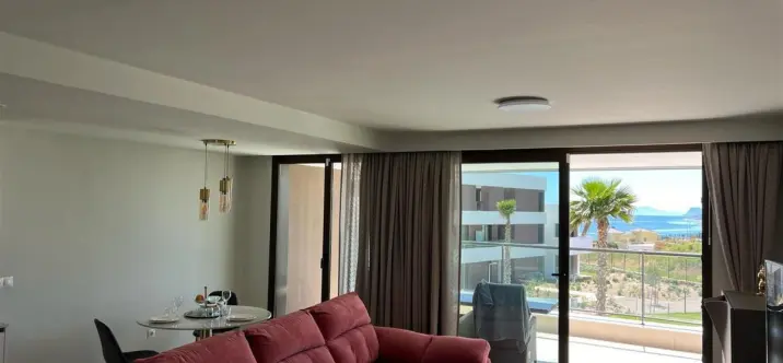 Alquiler a largo plazo de apartamento en planta media en Casares Playa 4