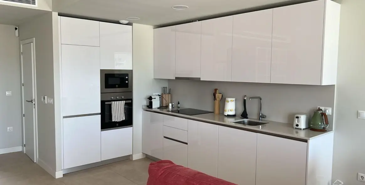 Alquiler a largo plazo de apartamento en planta media en Casares Playa 6