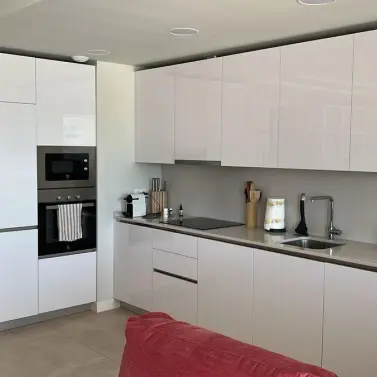 Alquiler a largo plazo de apartamento en planta media en Casares Playa