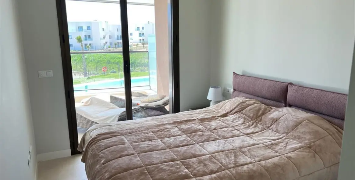 Alquiler a largo plazo de apartamento en planta media en Casares Playa 11