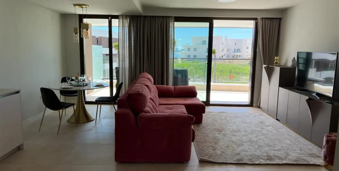 Alquiler a largo plazo de apartamento en planta media en Casares Playa 12